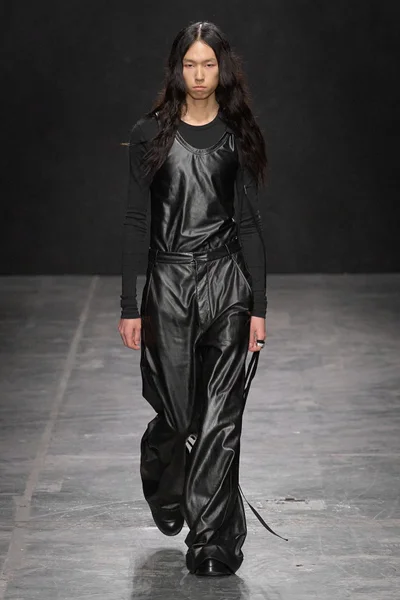 Look 12